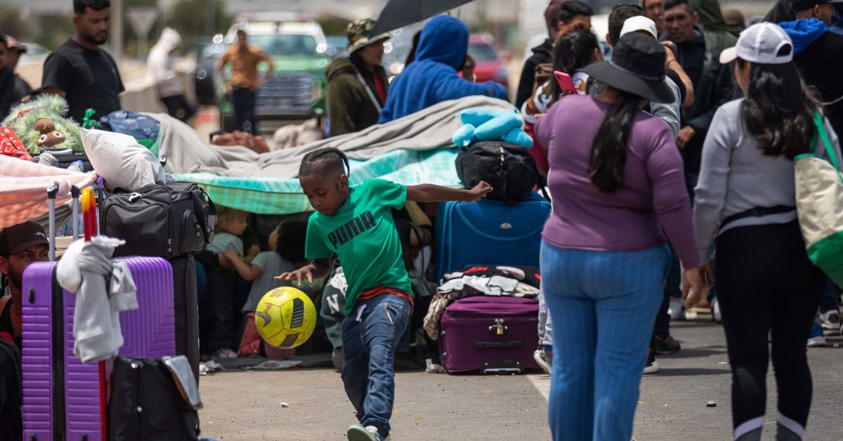 Trump sagt, venezolanischer Luftraum sollte als geschlossen betrachtet ...
