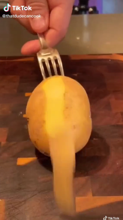 TikToker Sonny Hurrell shares amazing potato peeling hack
