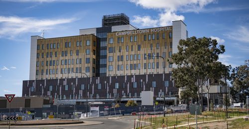 NOUVELLES : Génériques de l'hôpital de Campbelltown.  5 août 2021, photo : Wolter Peeters, The Sydney Morning Herald.