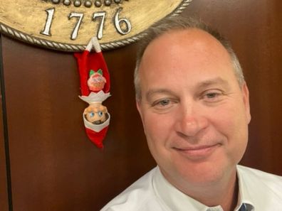 Elf on the Shelf with judge in the US.