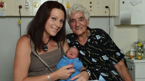 Super gran delivers great-grandchild in her own home