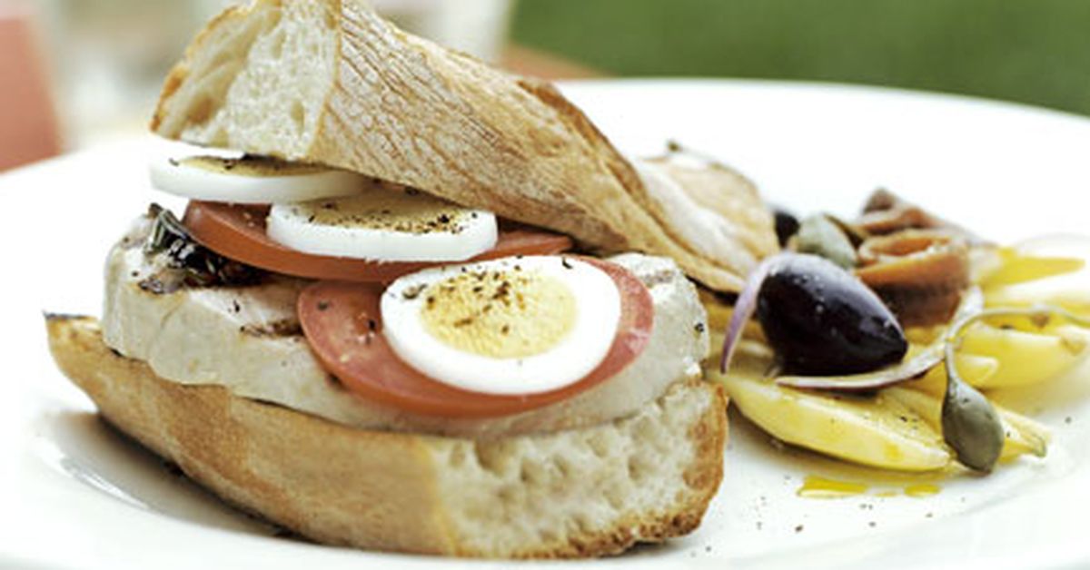 Ni&ccedil;oise sandwiches with potato, anchovy and caperberry salad - 9Kitchen