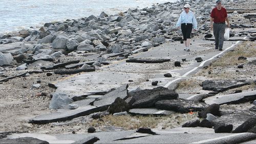 One dead, thousands without power as Hurricane Hermine lashes Florida coast