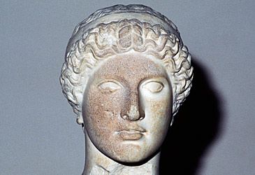 Who is the Roman equivalent of the Greek goddess Hera, queen of the gods?