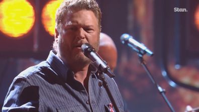 Blake Shelton AMAs performance 2025