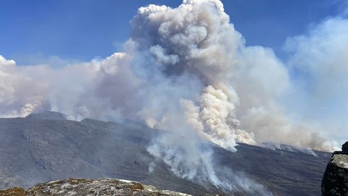 VICTORIAN BUSHFIRES: Wallabay Rocks Grampians Fire. 3.2.25