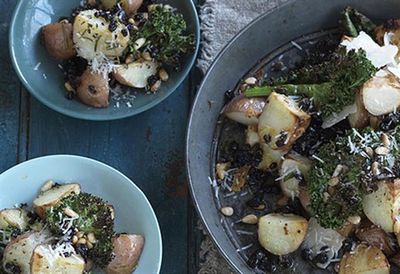Tuscan potatoes with kale chips