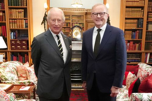 O rei Carlos III durante uma audiência com o primeiro -ministro australiano Anthony Albanese no Castelo Balmoral.