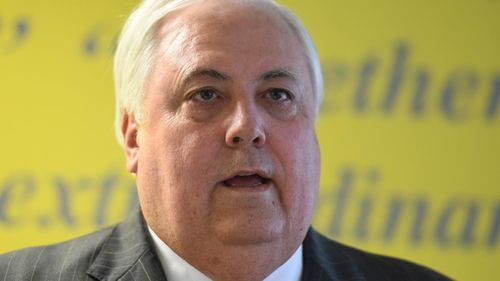 Palmer's war with Queensland government rages on
