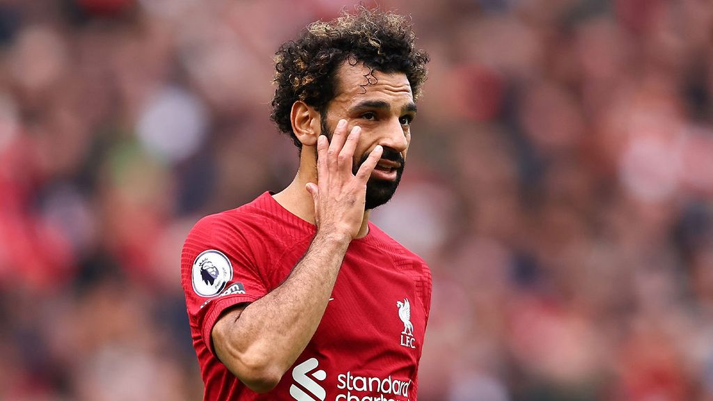 WATCH: Mohamed Salah gifts his jersey to young Liverpool fan