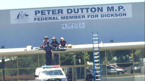 $10k to get Labor 'idiot' off roof: Dutton