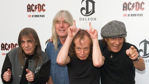 Fans thunderstruck: AC/DC finally sell songs through iTunes