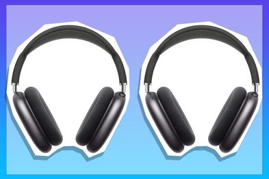 9PR: Apple Airpods Max headphones.