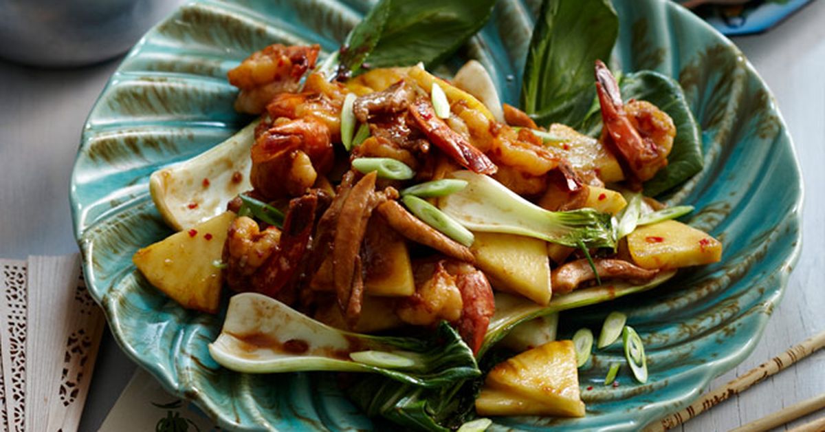 Tamarind, pineapple, chicken & prawns - 9Kitchen