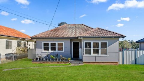 Sold home auction Doonside Sydney NSW Domain 