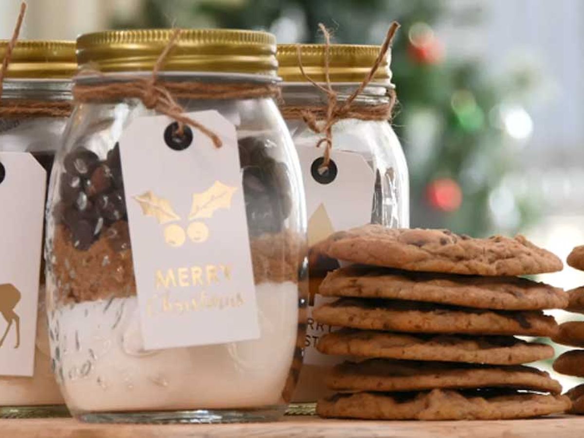 The No-Bake, No-Cook, No-Time Gift Solution - 4 Snack Mix Recipes in a Jar  - Eat at Home