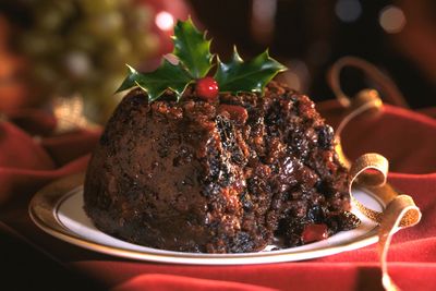 Christmas pudding: 270 calories