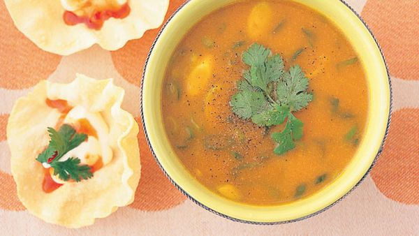 Pumpkin, curry and apple soup
