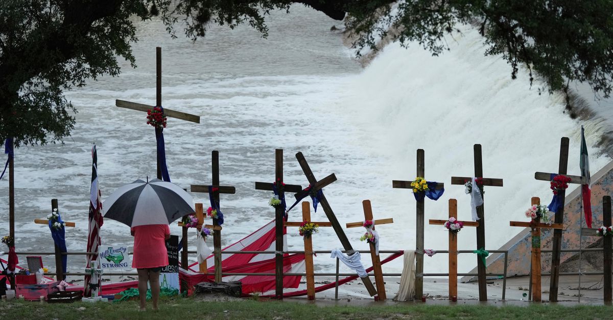Search for Texas flood victims paused as heavy rains bring new threat of ...