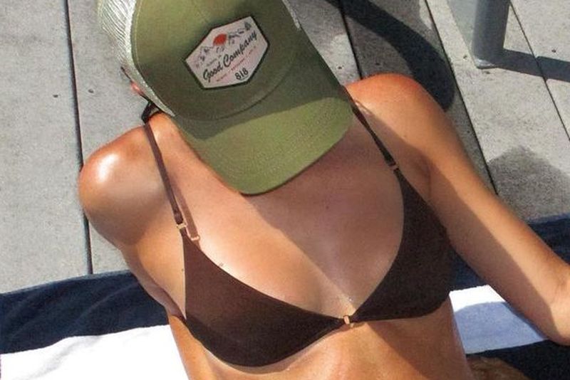 Kendall Jenner shares bikini photo.