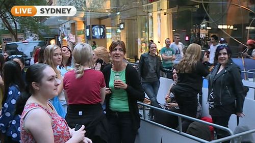 Crowds gathering outside Australia's flasgship Sephora store ahead of its opening. (9NEWS)