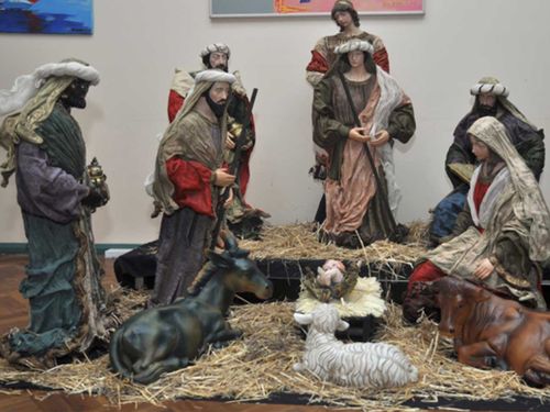 A Sydney council has defended claims it has "banned" a community Christmas event, saying the tradition will be going ahead.Reports claimed Mosman Council had stopped a Christmas nativity scene from being placed in the foyer of its chambers in the city's north this year.
