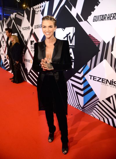Ruby Rose in custom-made&nbsp;Armani Privé at the 2015 EMAS