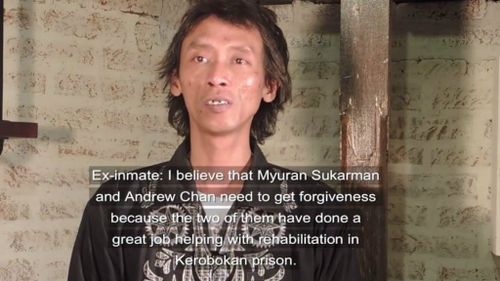 An former inmate at Kerobokan prison calls for the men to be spared. (YouTube)
