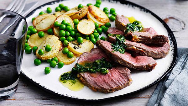 Lamb mini roast with potatoes and peas