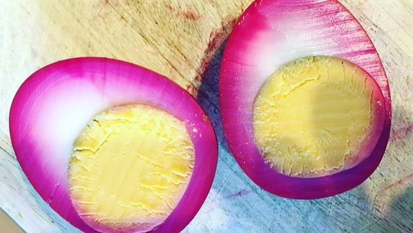 Beet-pickled eggs. Image and video: 9KItchen
