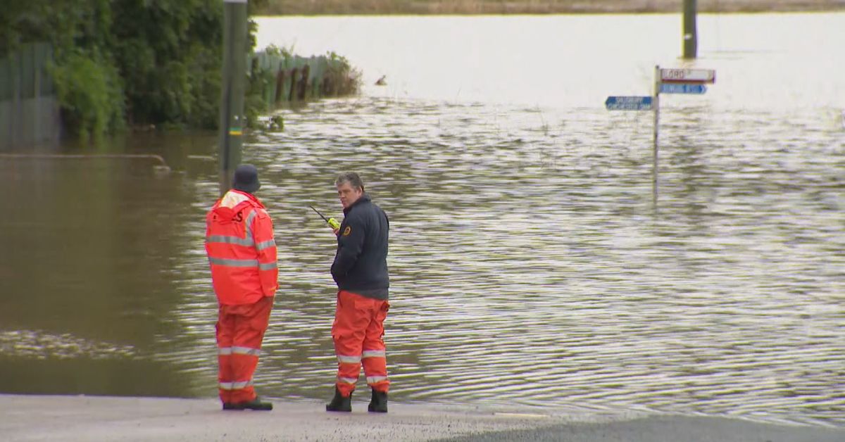 Zu spät zum Verlassen der Gegend, da das Hochwasser in der Hunter-Region ...