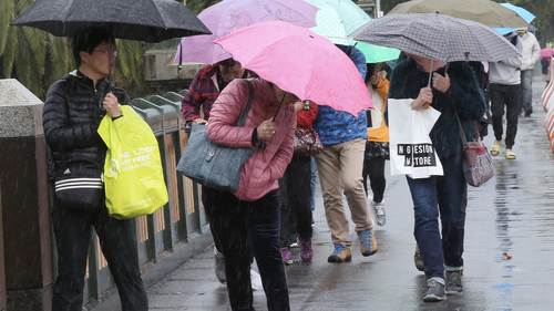 Strong winds and heavy rain are predicted to lashing Melbourne as a the cold front moves across Victoria. (AAP Image/David Crosling)