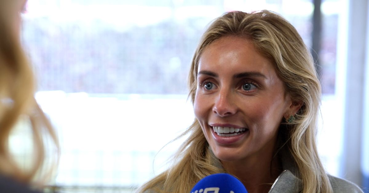 Controversial adult film star insists she will visit Australia despite being barred