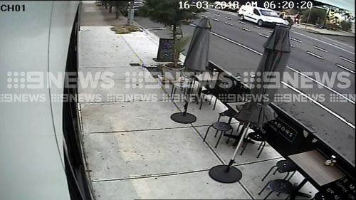 The dramatic ordeal began just before 6.20am. (9NEWS)