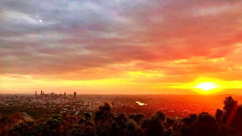 Sunrise over Brisbane. (Howie Bennett)