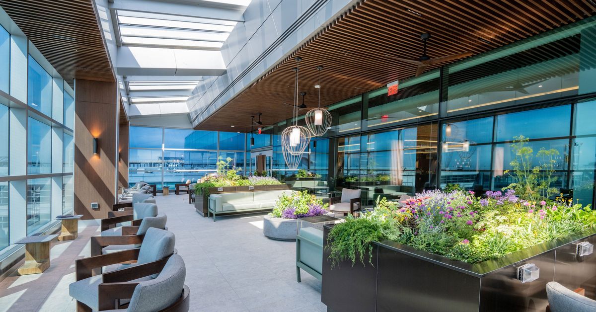 Inside 'first of its kind' luxury airport lounge in NYC
