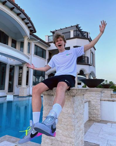 Russian-American gamer "Formula" took fans inside the group's lavish mansion.