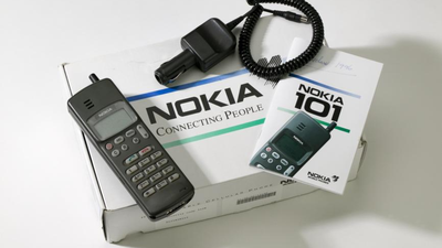 FWA 🏅 on X: Who remembers or had a Nokia 3310, from 2000?! The legendary  mobile phone known for its durability, chat function and Snake II. Mobile  evolution is another special feature