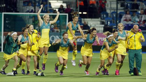 Aussie women's hockey team takes gold with epic penalty shootout