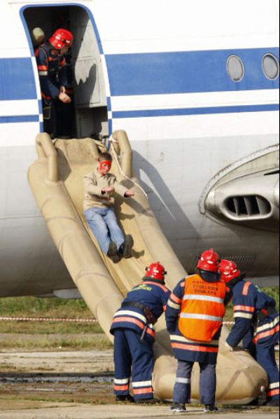 Aircraft escape slide