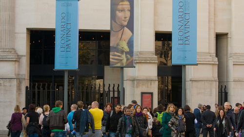 A view from outside of the Leonardo da Vinci exhibit at the National Gallery in 2011 in London.