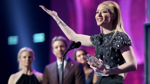 Iggy and 5SOS win People's Choice Awards