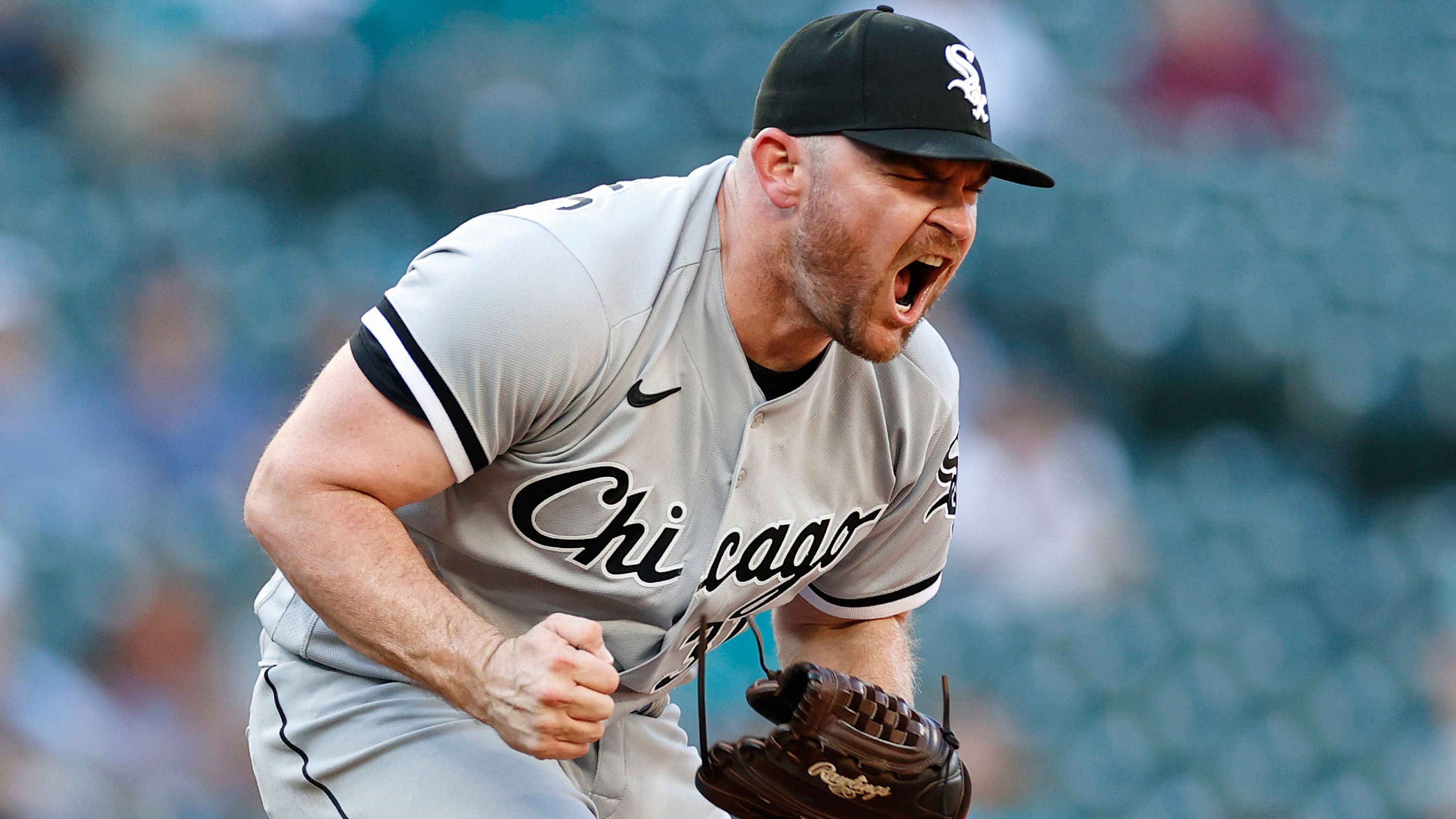 White Sox Pitcher Liam Hendriks Completes Cancer Treatment