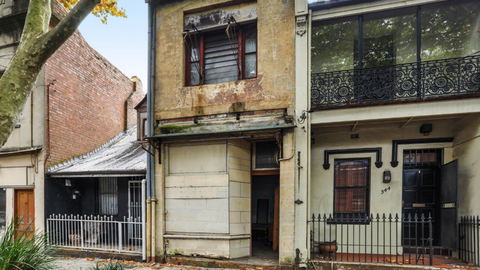 Extremely dilapidated terrace sold Paddington Sydney New South Wales fetch huge sum Domain 