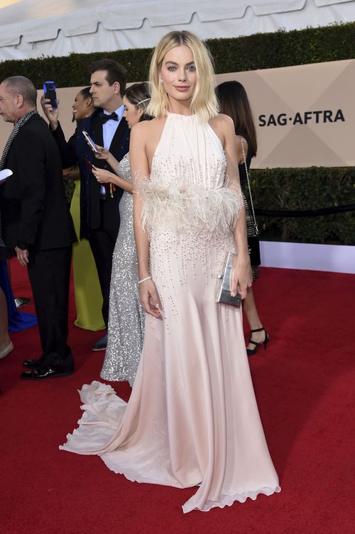 Robbie arrives for the 24th annual Screen Actors Guild Awards ceremony in Los Angeles. (AAP)