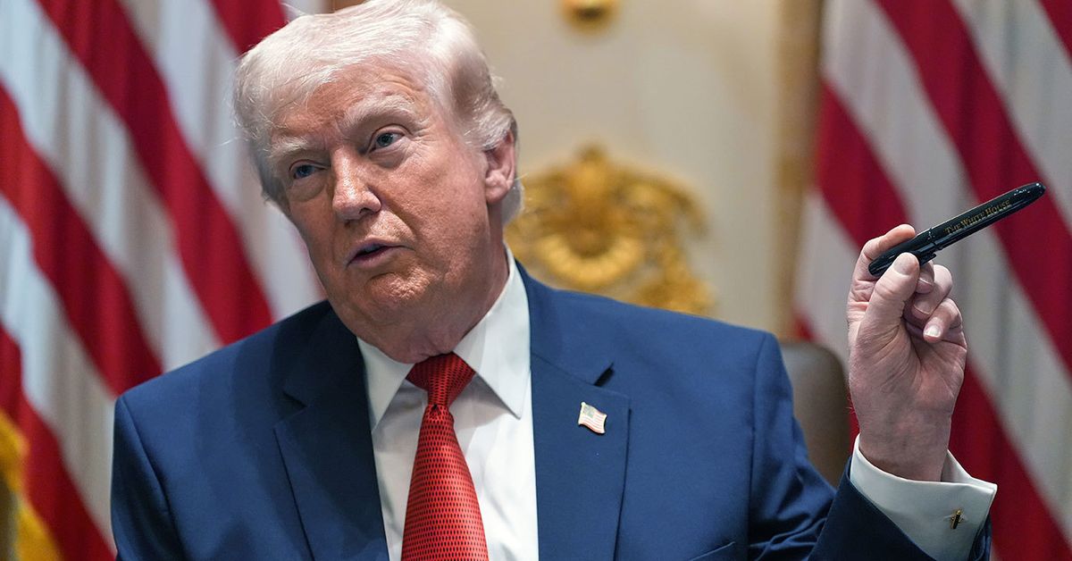 Poll reveals who Australians blame for petrol crisis