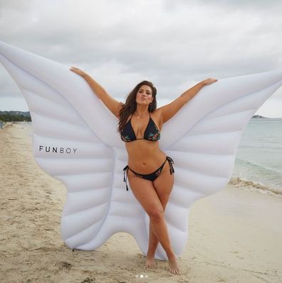 The plus-size model taking on Victoria's Secret - 9Style