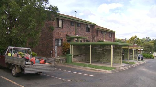 Homeowners feel let let down by the government after finding out their units will sit almost atop the extended Pacific Motorway. (9NEWS)
