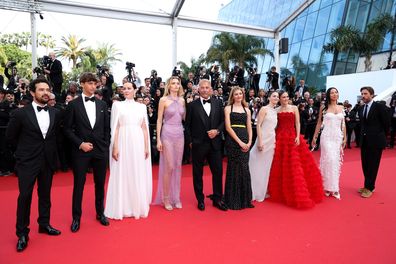 CANNES, FRANCE - MAY 19: (L-R) Alejandro Edda, Hayes Logan Costner, Jena Malone, Abbey Lee Kershaw, Kevin Costner, Georgia MacPhail, Ella Hunt, Isabelle Fuhrman, Wasé Chief and Luke Wilson attend the "Horizon: An American Saga" Red Carpet at the 77th annual Cannes Film Festival at Palais des Festivals on May 19, 2024 in Cannes, France. (Photo by Pascal Le Segretain/Getty Images)