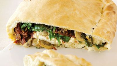 <a href="http://kitchen.nine.com.au/2016/05/13/12/06/calzone-with-ricotta-and-sundried-tomatoes" target="_top">Calzone with ricotta and sundried tomatoes<br>
<br>
</a>